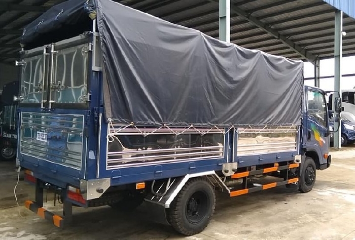 Xe Tera245l thùng 4m3, động cơ Isuzu, tải 2.4 tấn