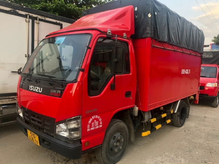 Thanh lí Isuzu QKR230 cũ thùng bửng nâng đời 2018