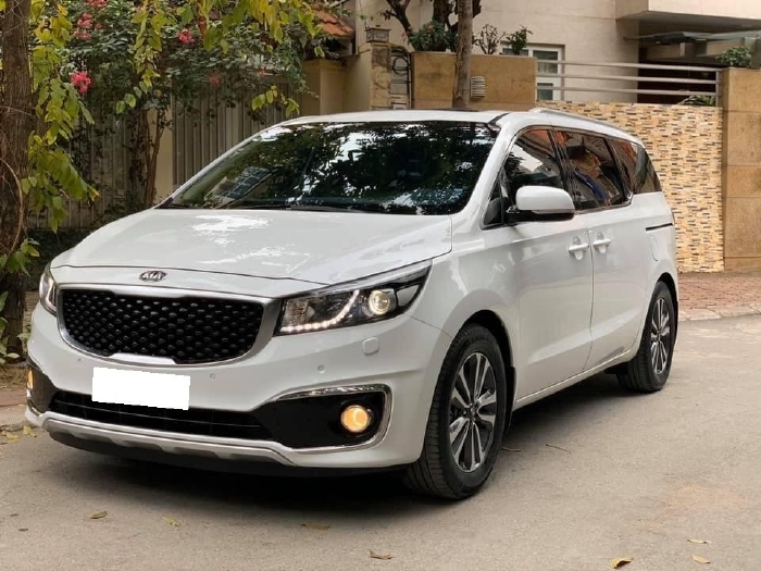 Gia đình cần bán Kia Sedona 2017, số tự động, máy dầu, bản Full option , màu trắng