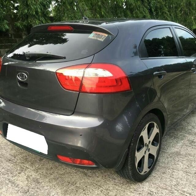Nhà cần bán Kia Rio 2014 AT hatchback bản full màu Xám