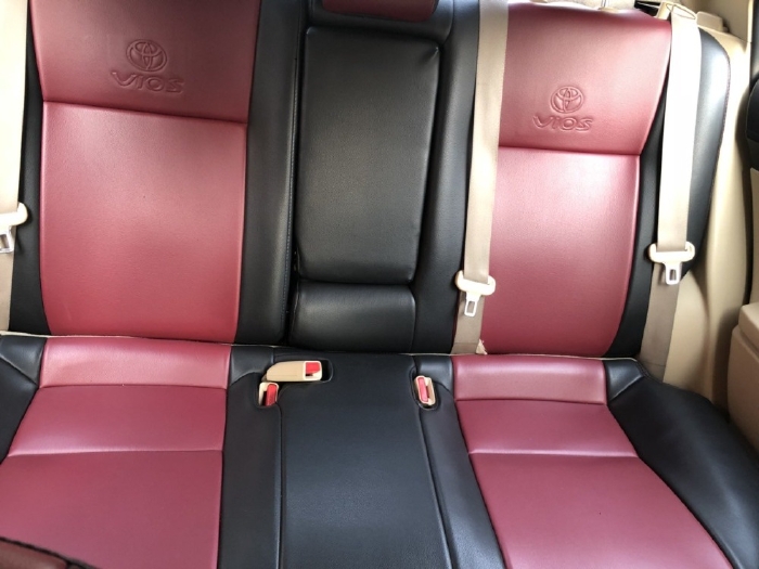 Nhà mình cần bán Toyota vios 2017, số sàn, màu trắng
