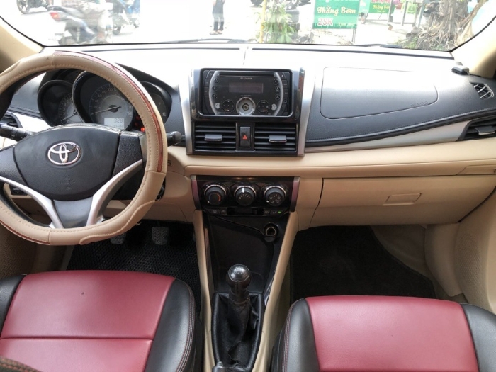 Nhà mình cần bán Toyota vios 2017, số sàn, màu trắng