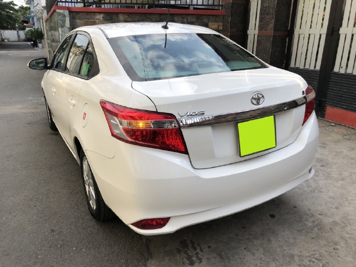 Cần bán Vios G 2017, số tự động, màu trắng