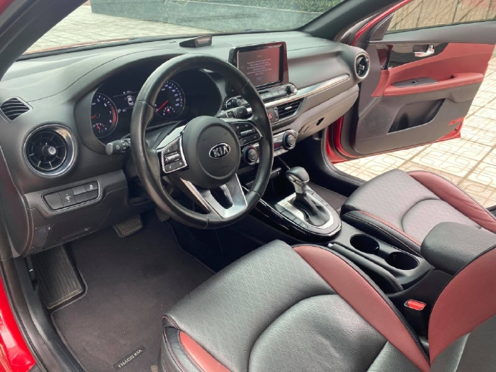 Cần bán Kia Cerato 2019, tự động 2.0, bản Full màu đỏ