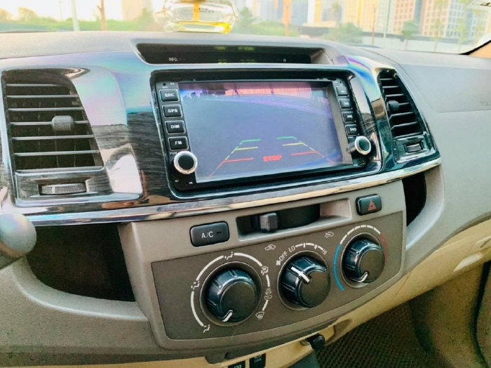 Nhà cần bán Fortuner 2014 máy dầu, số sàn, màu Xám chì