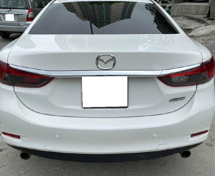Cần bán Mazda6 2016, bản 2.5, màu trắng cực sang trọng