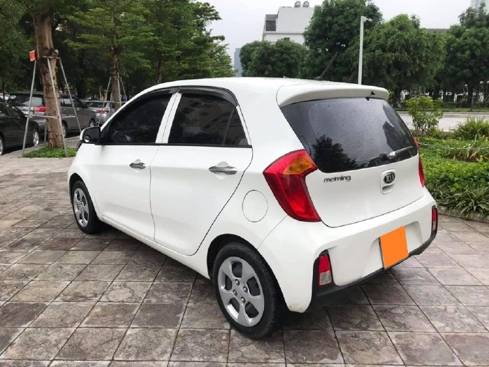 Cần bán Kia Morning đời 2017, số sàn, Bản 1.2L, mâm sắt, màu trắng