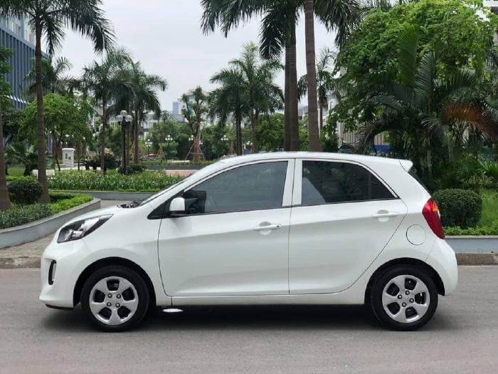 Nhà cần bán nhanh Kia Morning 2018 máy 1.2 số sàn, màu trắng