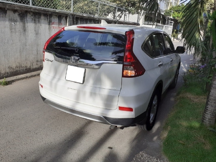 Gia đình bán Honda CRV 2015 mẫu mới, số tự động 2.0, màu trắng