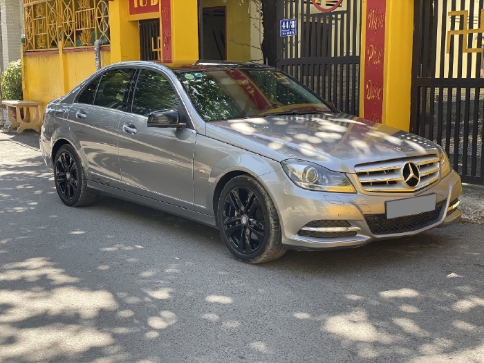 Bán Mercedes C200 2012 tự động màu Xám full.