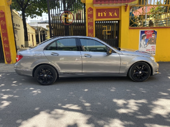 Bán Mercedes C200 2012 tự động màu Xám full.