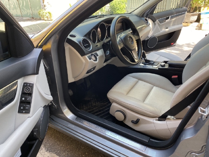 Bán Mercedes C200 2012 tự động màu Xám full.