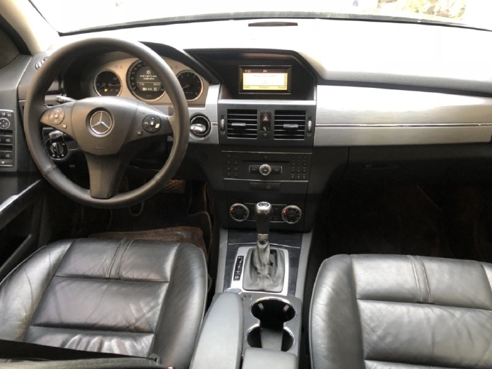 Gia đình cần bán Mercedes GLK 280 2010, số tự động, màu đen