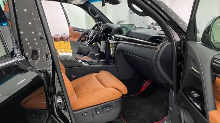 Lexus LX570 Super Sport MBS 2021, 4 chỗ siêu VIP,mới 100%.