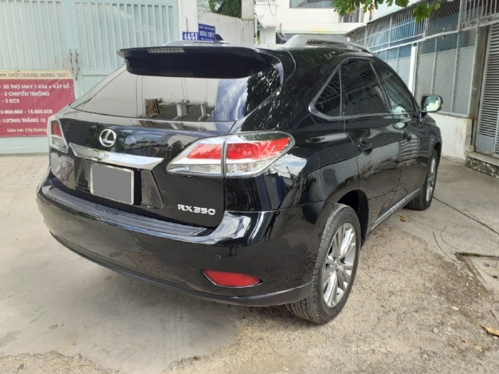 Nhà tôi cần bán Lexus RX350 2013 màu đen, nhập Nhật, full option, xe cực lướt