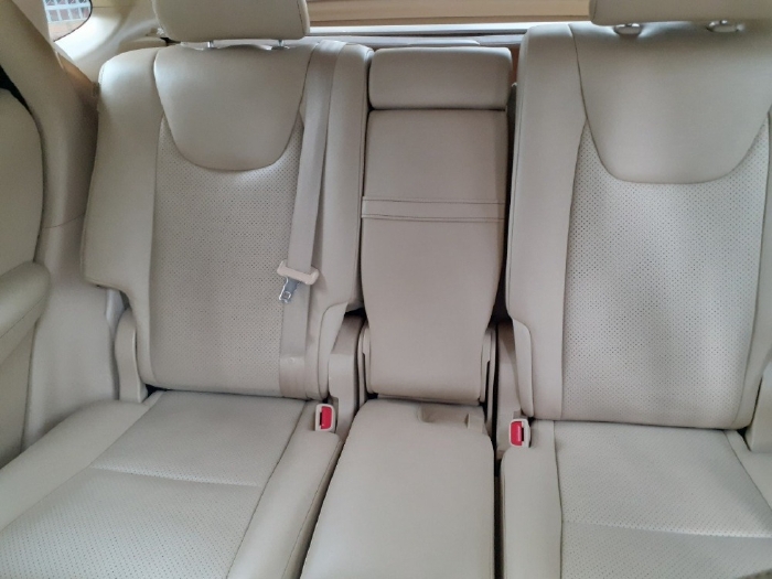 Nhà tôi cần bán Lexus RX350 2013 màu đen, nhập Nhật, full option, xe cực lướt