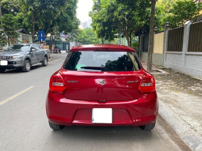 Cần bán nhanh xe Suzuki Swift 2019 đk 2020 màu Đỏ rất đẹp