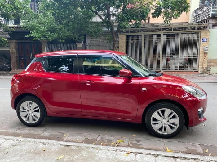 Cần bán nhanh xe Suzuki Swift 2019 đk 2020 màu Đỏ rất đẹp