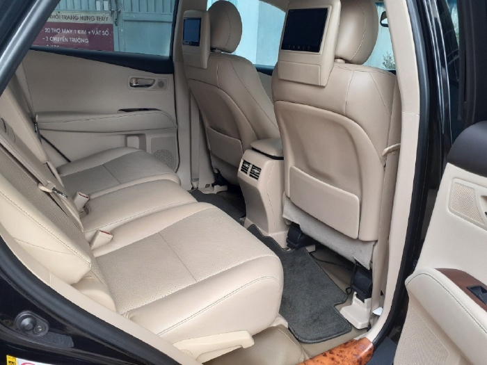 Nhà tôi cần bán Lexus RX350 2013 màu đen, nhập Nhật, full option, xe cực lướt