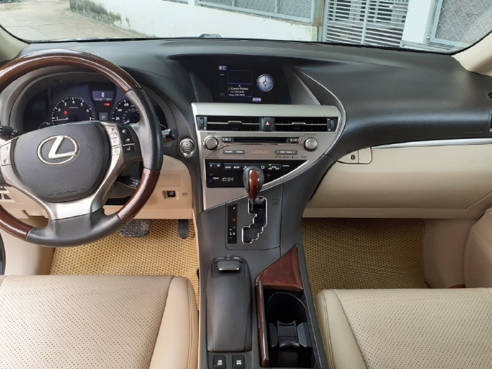 Nhà tôi cần bán Lexus RX350 2013 màu đen, nhập Nhật, full option, xe cực lướt