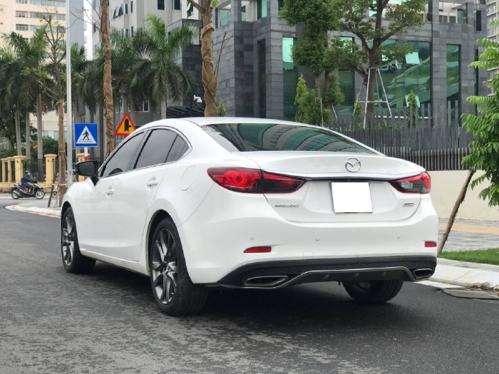 Bán xe cực đẹp Mazda 6 2017 2.5AT, màu trắng