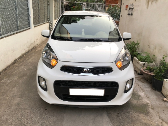 Gia đình cần bán xe Kia Moring 2018, động cơ 1.2L, số sàn, màu trắng