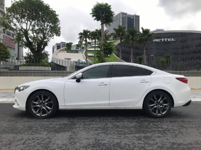 Bán xe cực đẹp Mazda 6 2017 2.5AT, màu trắng