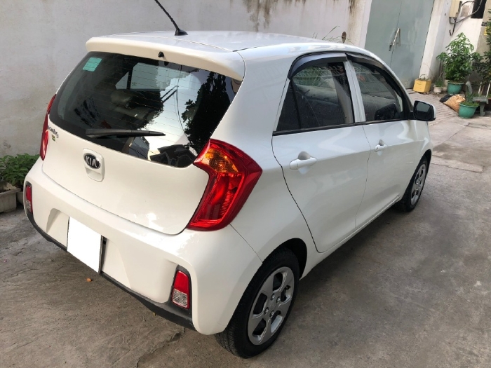 Gia đình cần bán xe Kia Moring 2018, động cơ 1.2L, số sàn, màu trắng