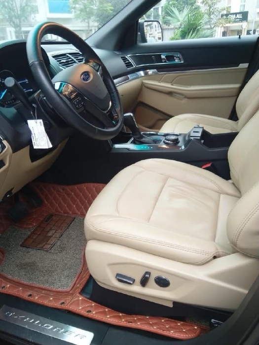Tôi cần bán xe Ford Explorer đời 2016, số tự động, bản full xăng ecobost, màu đen huyền bí