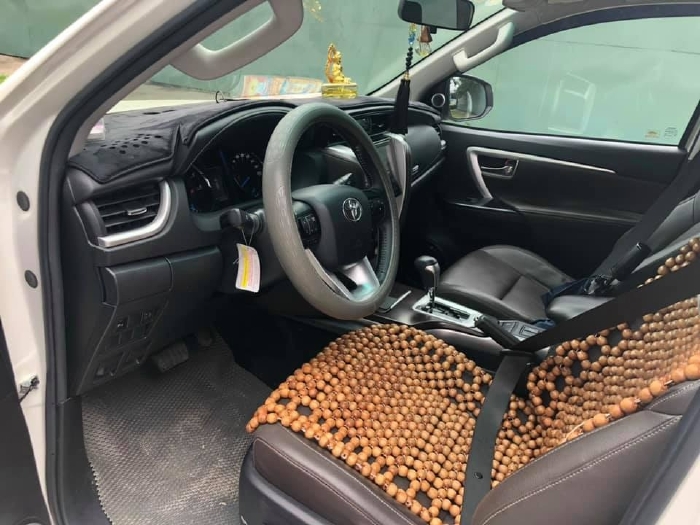 Mình cần bán Fortuner 2019, máy dầu, tự động, màu trắng