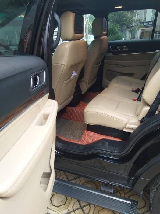 Tôi cần bán xe Ford Explorer đời 2016, số tự động, bản full xăng ecobost, màu đen huyền bí