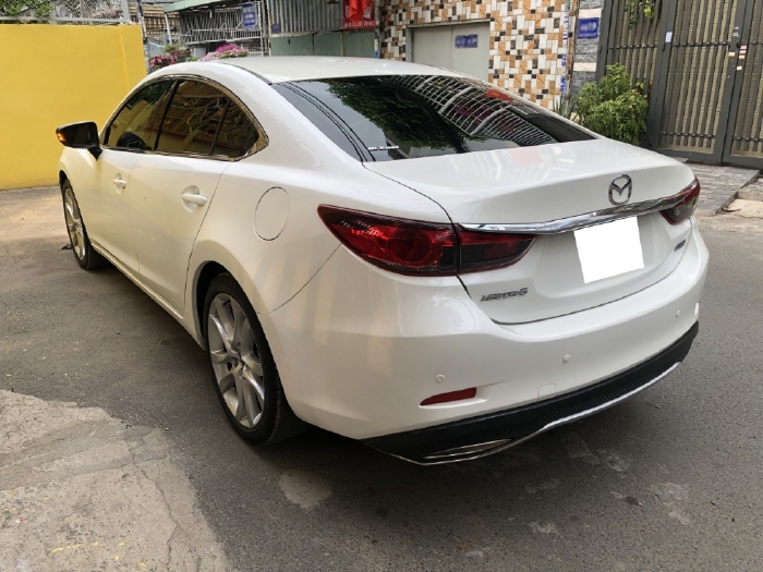 Bán xe cực đẹp Mazda 6 Premium 2017 2.5AT, màu trắng
