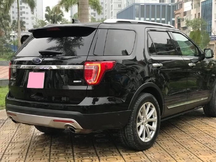 Tôi cần bán xe Ford Explorer đời 2016, số tự động, bản full xăng ecobost, màu đen huyền bí