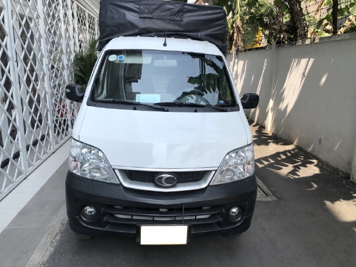 Gia đình cần bán xe Tải Thaco Towner 2017,  số sàn, máy xăng, màu trắng còn mới tinh