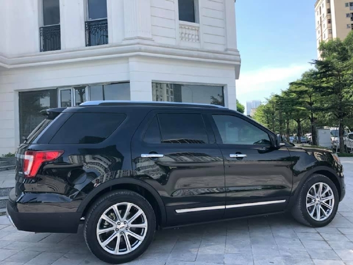 Gia đình cần bán Ford Explorer limited 2017, số tự động, máy xăng 2.3L Ecoboost I4, màu đen nhập Mỹ