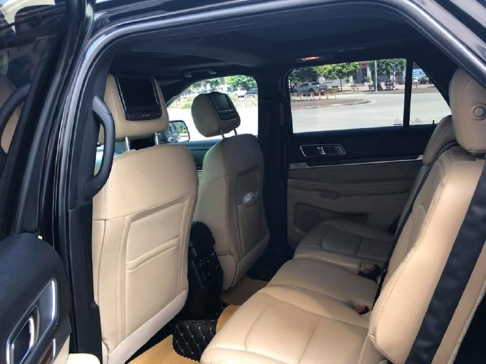 Gia đình cần bán Ford Explorer limited 2017, số tự động, máy xăng 2.3L Ecoboost I4, màu đen nhập Mỹ