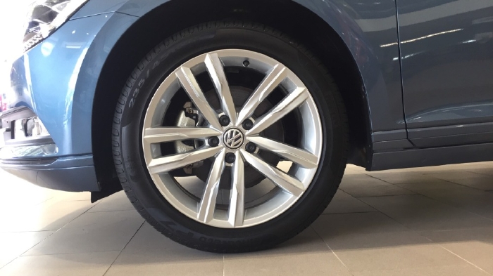 Bán Volkswagen Passat 1.8L TSI, DSG 7AT, xe Đức nhập khẩu 100% tại Đức. Ưu đãi tốt nhất trong tháng 2