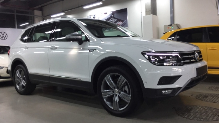 Bán xe Volkswagen Tiguan 2.0 TSI, DSG 7AT, xe Đức nhập khẩu 100%. Giá tốt nhất Miền Nam.