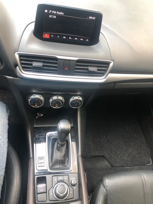 Mazda 3 HB 2018 , trắng ngọc trinh , xe ô tô cũ đã qua sử dụng 