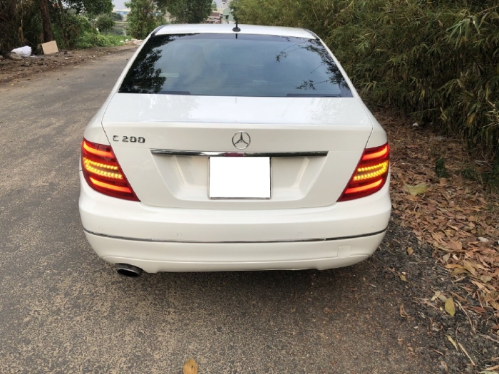 Mercedes C200 2012, số tự động, màu trắng
