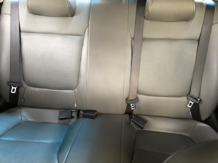 Kia Soluto 2020, số sàn, màu trắng