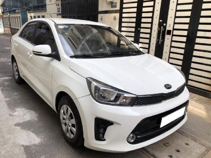 Kia Soluto 2020, số sàn, màu trắng