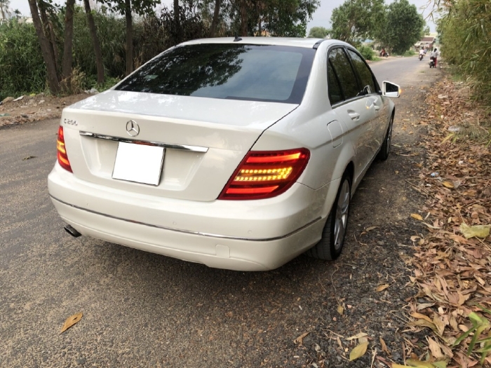 Mercedes C200 2012, số tự động, màu trắng