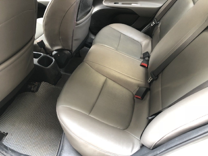 Kia Soluto 2020, số sàn, màu trắng