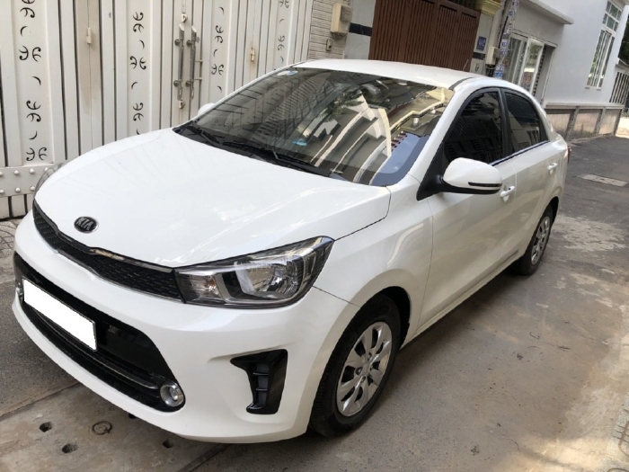 Kia Soluto 2020, số sàn, màu trắng