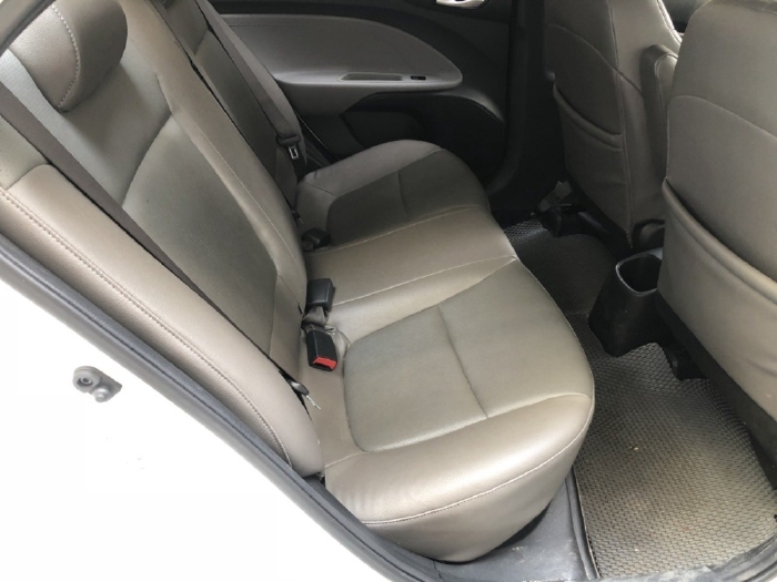 Kia Soluto 2020, số sàn, màu trắng