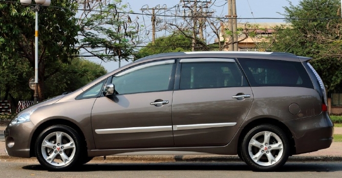 Tôi cần bán Mitsubishi Grandis đời 2011, số tự động, màu xám cực mới.