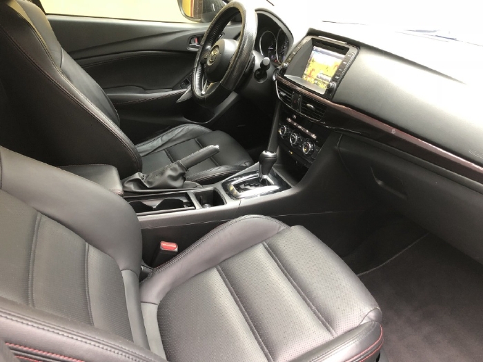 Bán xe cực đẹp Mazda 6 Premium 2017 2.5AT, màu trắng