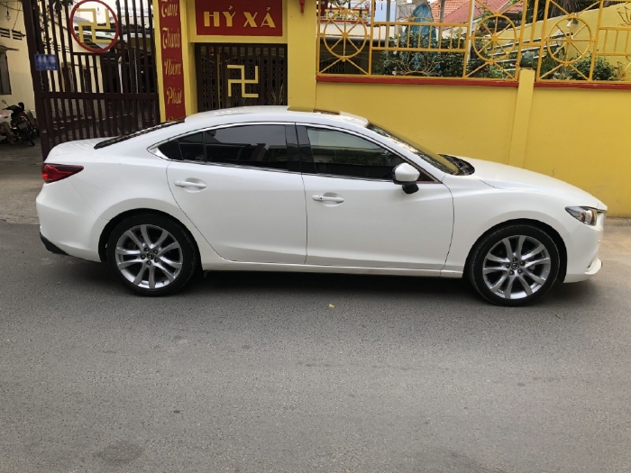 Bán xe cực đẹp Mazda 6 Premium 2017 2.5AT, màu trắng
