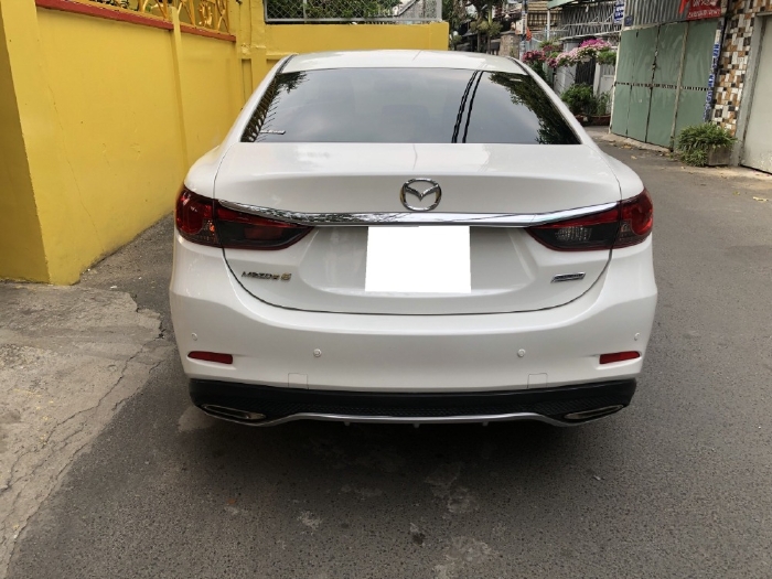Bán xe cực đẹp Mazda 6 Premium 2017 2.5AT, màu trắng
